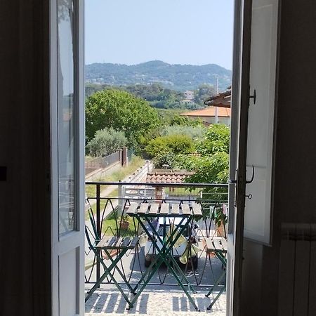 דירות ליבורנו La Casina Di Lorenzo מראה חיצוני תמונה